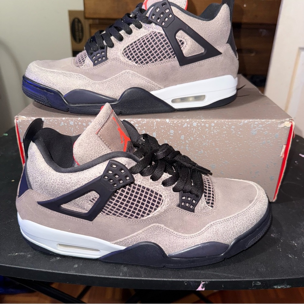 Air Jordan 4 Retro “Taupe Haze”